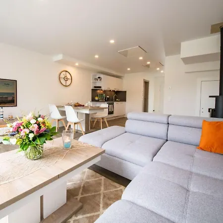 In Am Ostseestrand بيت للعطل دامب